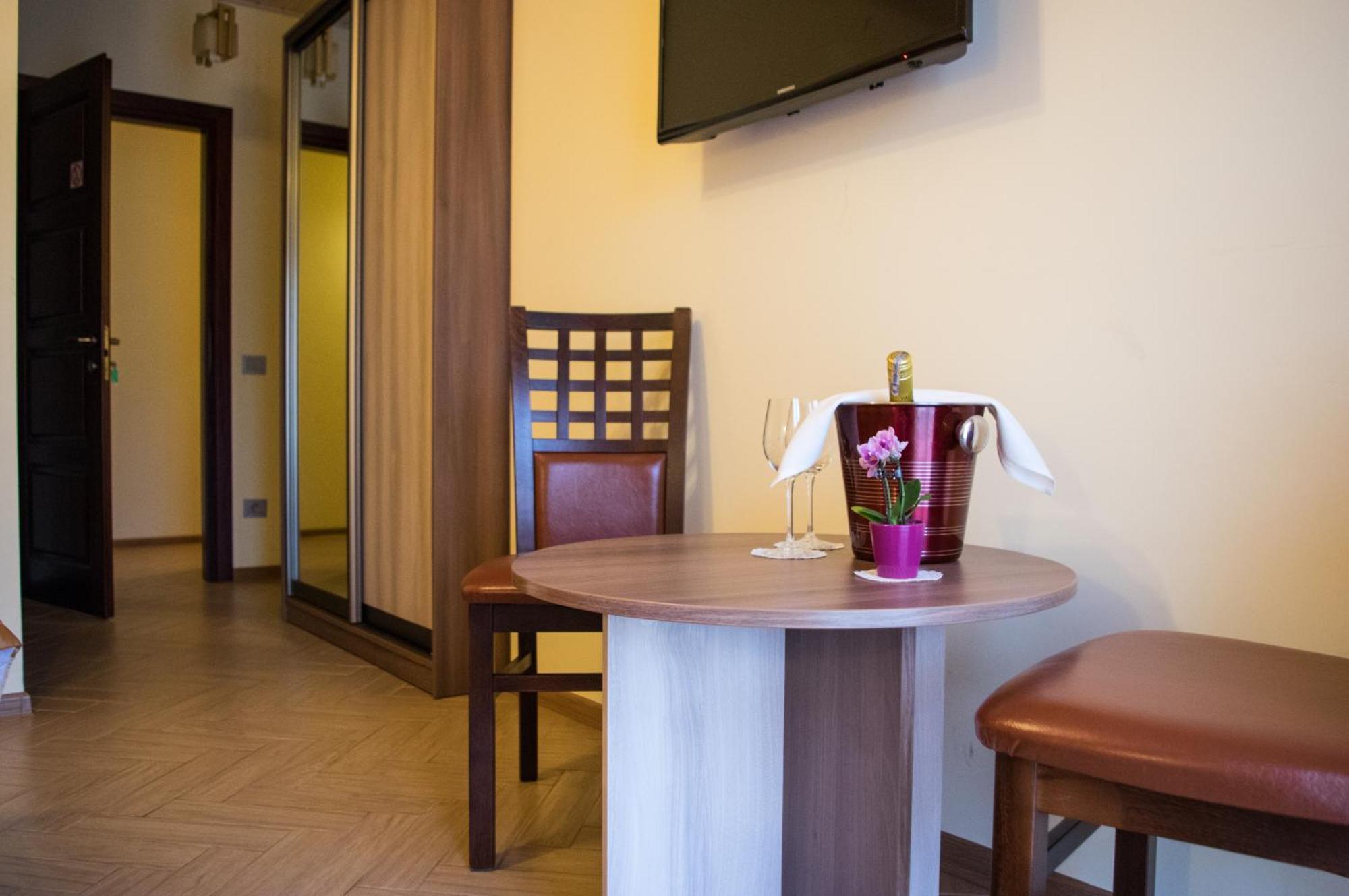 Greta Hotel ดรูซกินินไก ภายนอก รูปภาพ